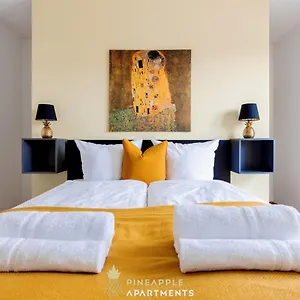Apartment New! Pineapple Zwinger Iii, Dresden