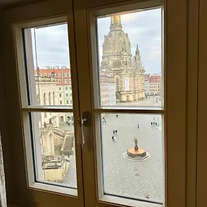 Apartment Exklusives Luxusapartment Mit Einmaligem Blick Zur Frauenkirche - Parkplatz Kostenfrei, Dresden